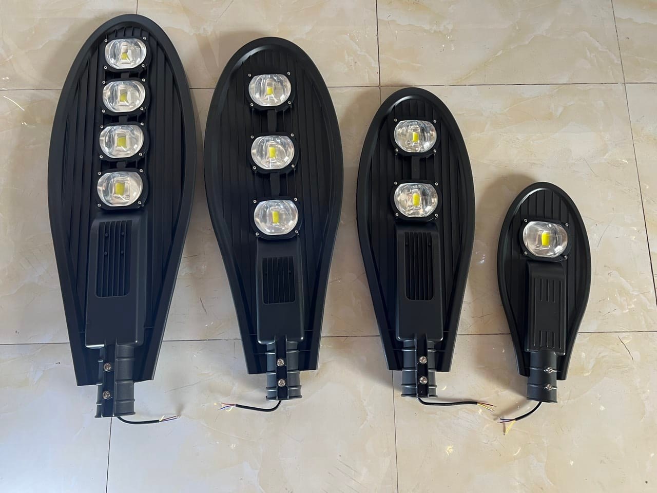 Đèn Led hình lá nhiều 