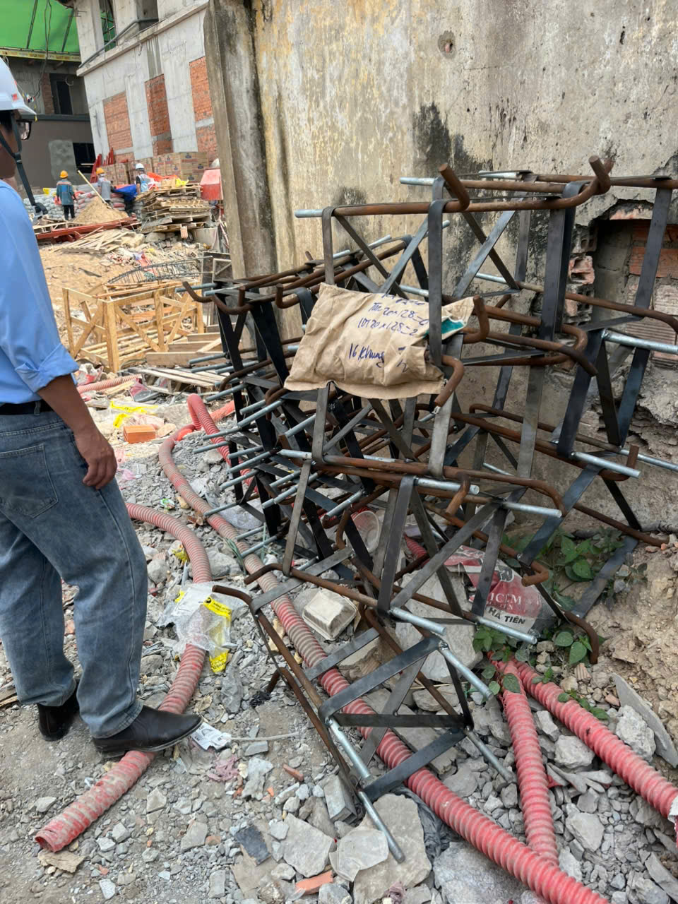 khung bulong móng trụ