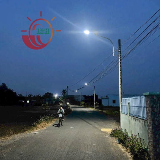 Đèn NLMT Công Trình MF600 Thế Hệ Mới