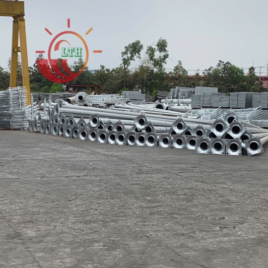 Trụ Đèn, Cần Đèn Báo Giá Theo Yêu Cầu Bản Vẽ